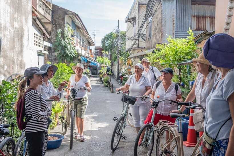 Bangkok: Bike, Boat & Food Tour in Thonburi - Wat Paknam Phasi Charoen and Wat Khun Chan