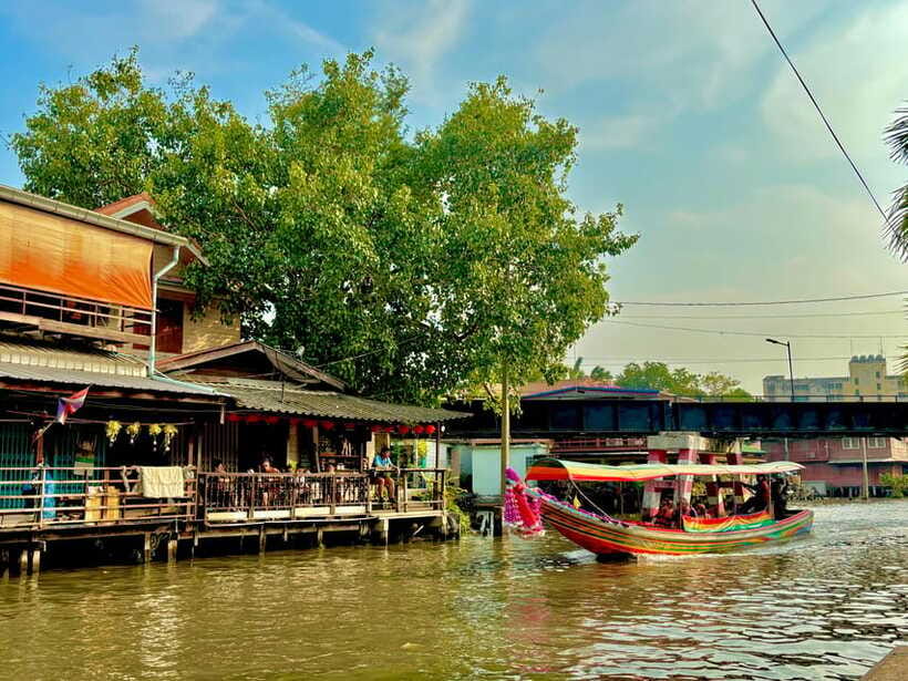 Bangkok: Bike, Boat & Food Tour in Thonburi - A one-hour longtail boat ride through Bangkok Yai