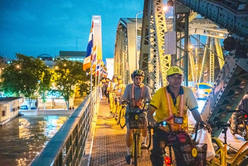 Bangkok by Night Cycling Tour with Street-food Meal - Why Bangkok is better on two wheels after dark