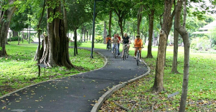 Bangkok: City Culture half-day Bike Tour - Pedaling Past Bangkok’s Train Graveyard