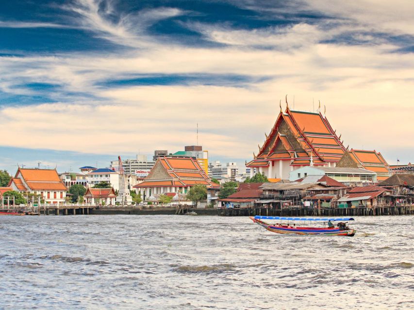 Bangkok: Khlong Toei Market & Bang Krachao Island Bike Tour - A Muay Thai School in the Trees