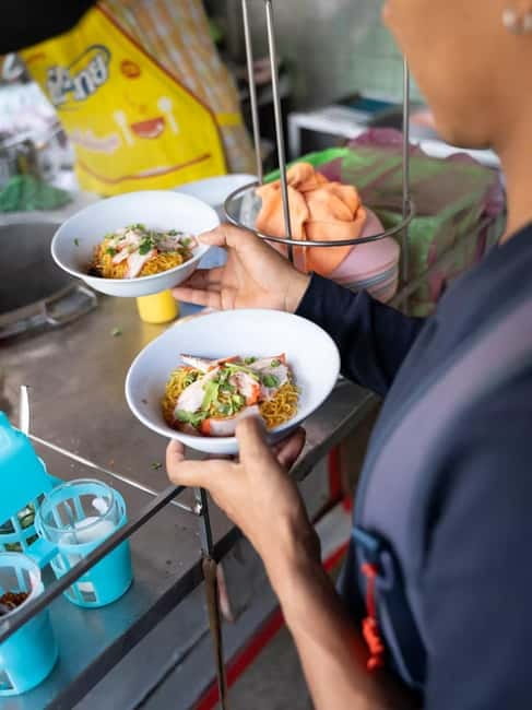 Bangkok: Must-Try Hidden Bike & Food Experience - Street food first, then a local bakery