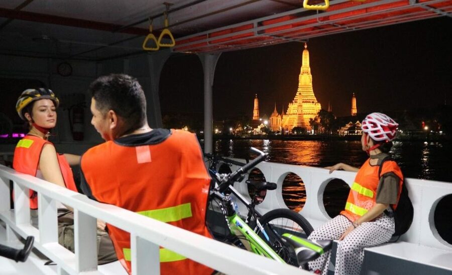 Bangkok: Night Bike Ride and Dinner at a Local Restaurant - A local meal before the main sightseeing