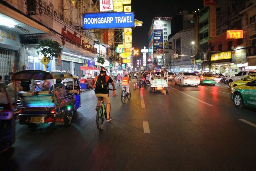 Bangkok: Night Bike Ride and Dinner at a Local Restaurant - Wat Pho, the Grand Palace, and the city center