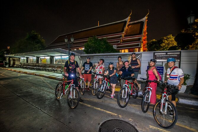 Bangkok: Night Bike Tour with Temples & Flower Market Visit - Phra Sumen Fort and the Rama VIII Bridge