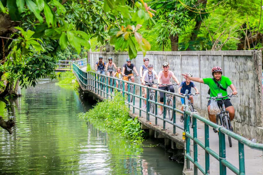 Bangkok’s Past with Local Taste Tour by Bike and Boat - Cycling the lanes beside Khlong Bang Luang
