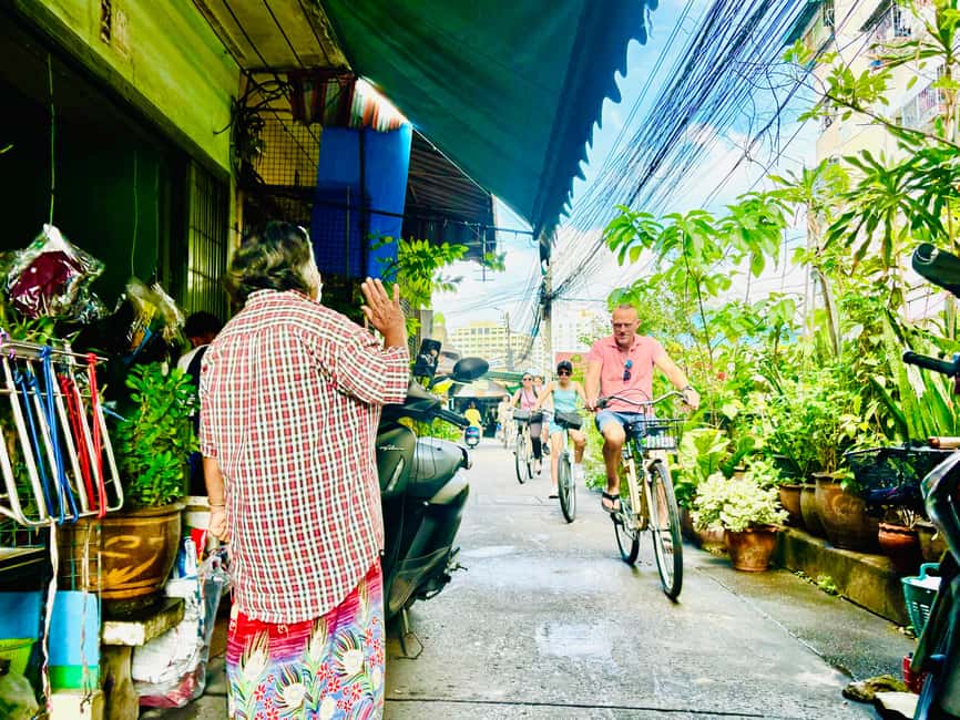 Bangkok: Temples, Canals & Local Life Bike Tour - Wat Khun Chan gives the ride a proper temple stop