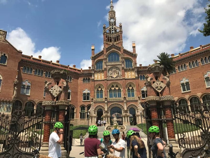 Barcelona: 1.5-Hour Sightseeing Tour by Bike/Electric Bike - Who will enjoy this Barcelona bike tour