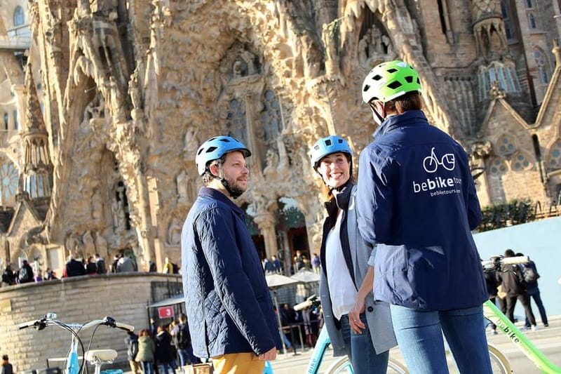Barcelona: 1.5-Hour Sightseeing Tour by Bike/Electric Bike - La Rambla and La Boquería