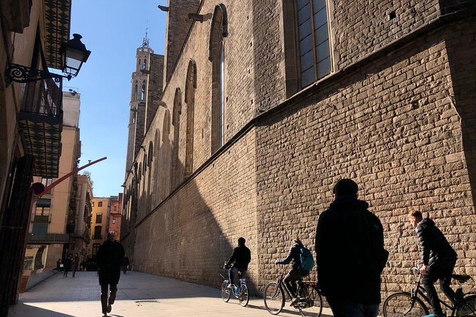 Barcelona 3-hour Bike or E-Bike Tour: Highlights and Hidden Gems - Santa Maria del Mar and the final return