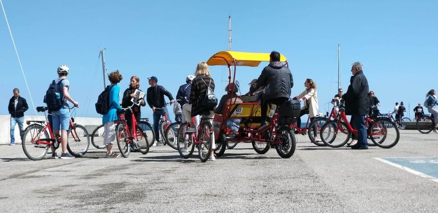 Barcelona: 3-Hour Bike Tour with Spanish Tapas - Why a bike is a smart way to see Barcelona