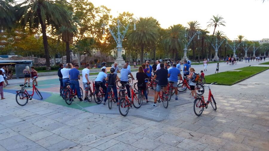 Barcelona: 3-Hour Bike Tour with Spanish Tapas - Starting with El Born and Santa Maria del Mar