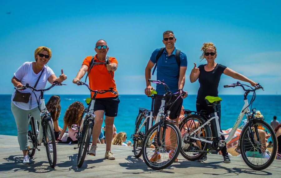 Barcelona: 4-Hour E-Bike Photography Tour - Barceloneta and Barcelona’s beaches
