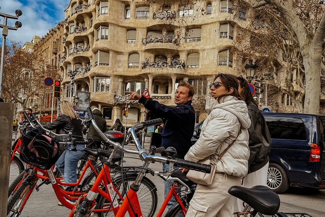 Barcelona: Bike or eBike Tour, Top Sights & Local Insights - Why this bike tour works well in Barcelona