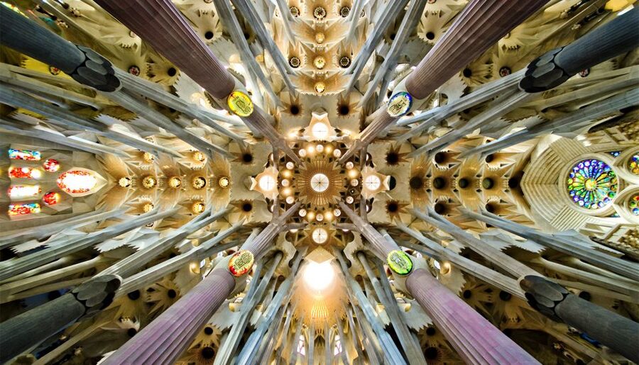 Barcelona: Bike Tour & Sagrada Familia Skip-the-Line Tickets - Reaching Sagrada Familia by bicycle