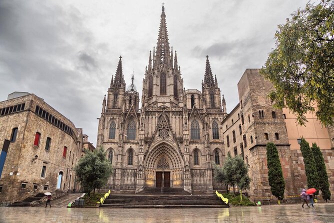 Barcelona e-Bike Tour: Gaudí & Old Town Small Group - Starting in Roman Barcelona