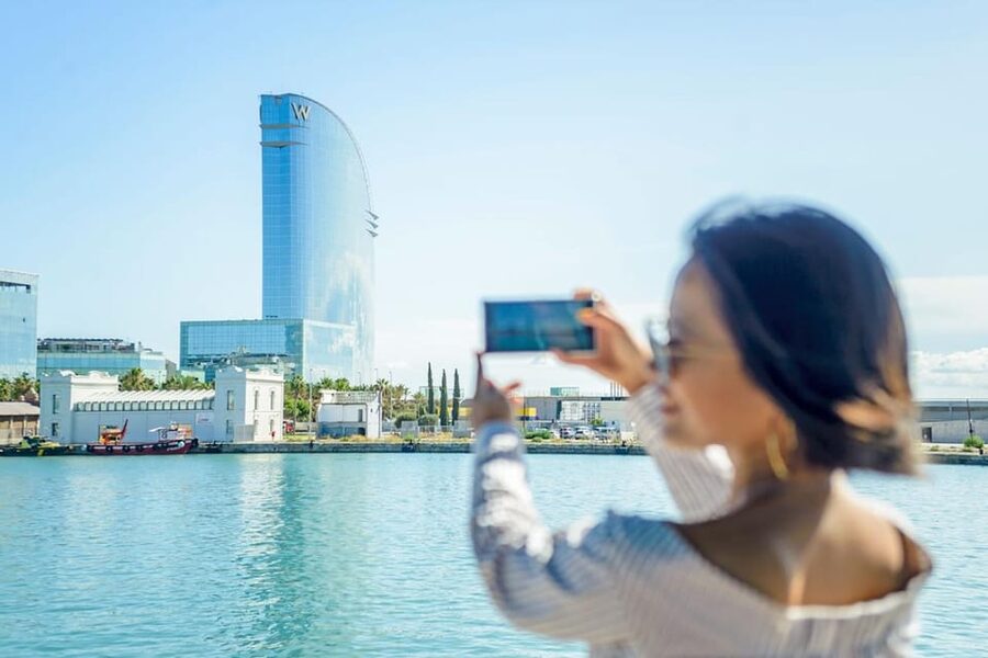Barcelona: E-Bike Tour with Montjuic Cable Car & Boat Ride - Starting in El Raval and along Paral·lel Avenue