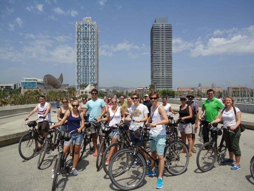 Barcelona Highlights Bike Tour: Cycle along the beach! - Port Vell, Public Art, and the Columbus Monument