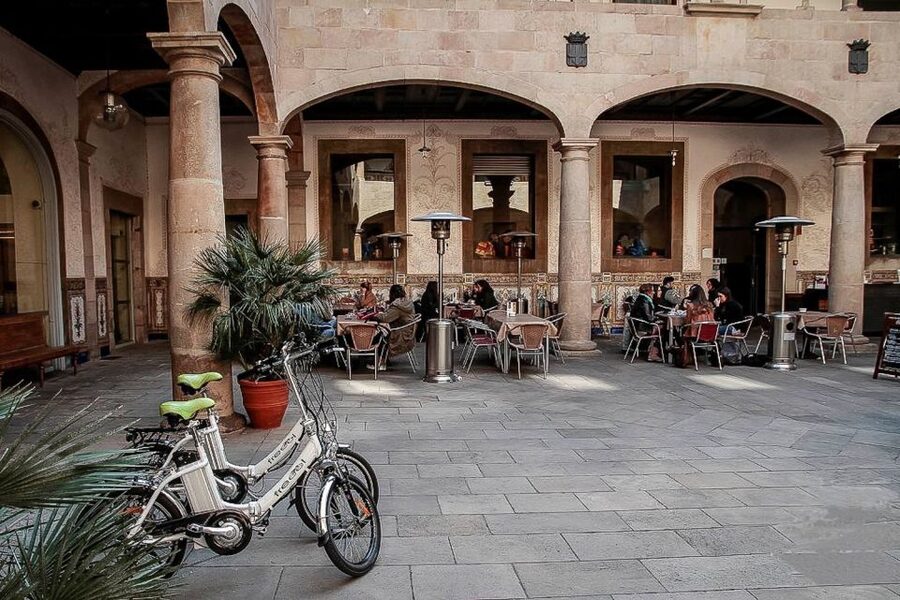 Barcelona: Private 5 Neighborhoods Tour by Electric Bike - Why an e-bike works well in Barcelona
