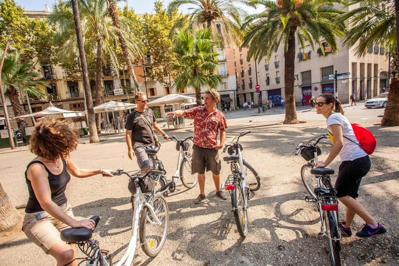 Barcelona: Private Group Bike Tour - Key points at a glance