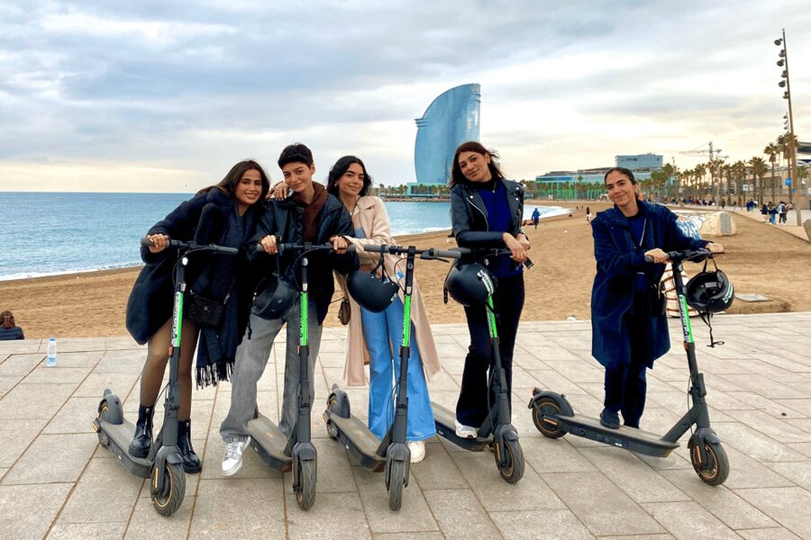 Barcelona: Sagrada Familia Electric Scooter or Bike Tour - Choosing a Bike or E-Scooter