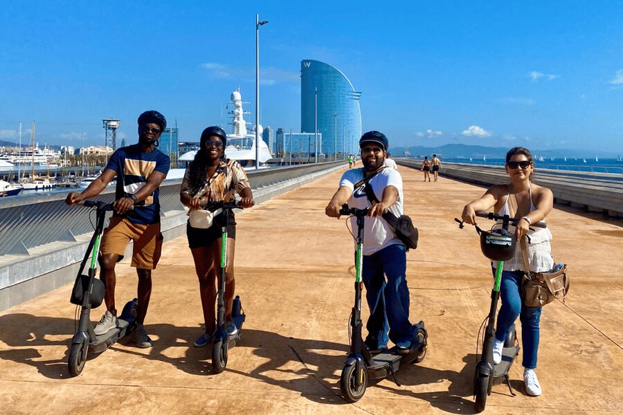 Barcelona: Sagrada Familia Electric Scooter or Bike Tour - Barceloneta, W Hotel, and Port Olímpic
