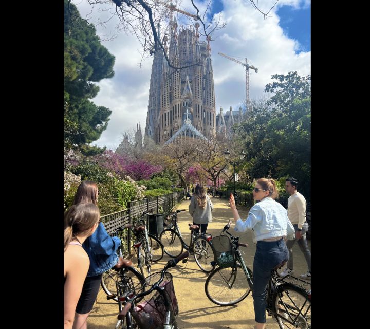 Barcelona: Sagrada Familia Electric Scooter or Bike Tour - La Monumental and Gaudí’s Sagrada Família