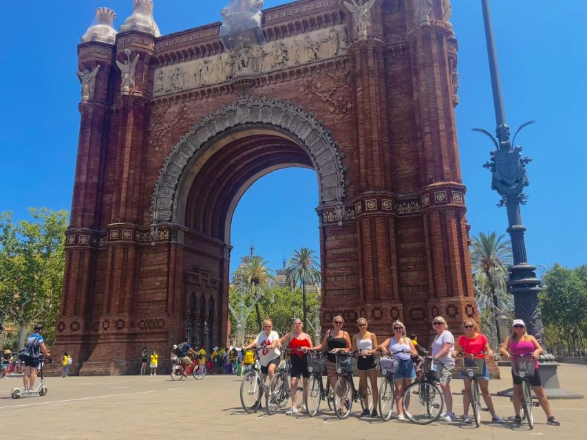 Barcelona: Sagrada Familia Electric Scooter or Bike Tour - Arc de Triomf and Ciutadella Park