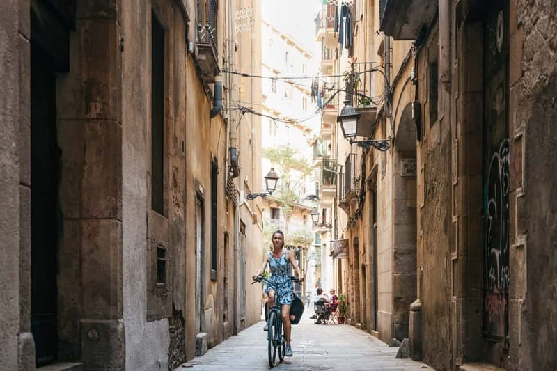 Barcelona: Sagrada Familia or City Tour by Bike or eBike - Who should book this bike tour?