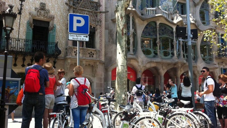 Barcelona: Small Group or Private Bike Tour - Key points at a glance