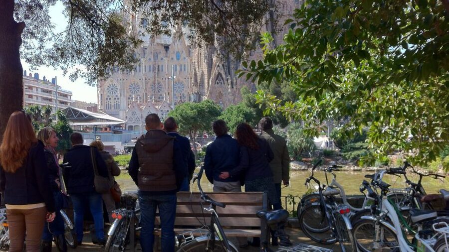 Barcelona: Small Group or Private Bike Tour - What the guide adds to the ride