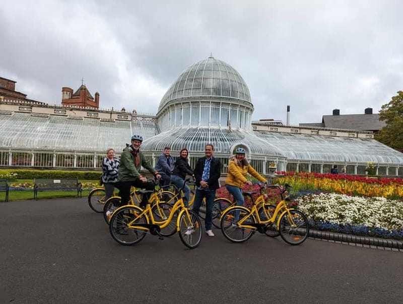 Belfast: City Highlights Bike Tour - St George’s Market and the city’s everyday character