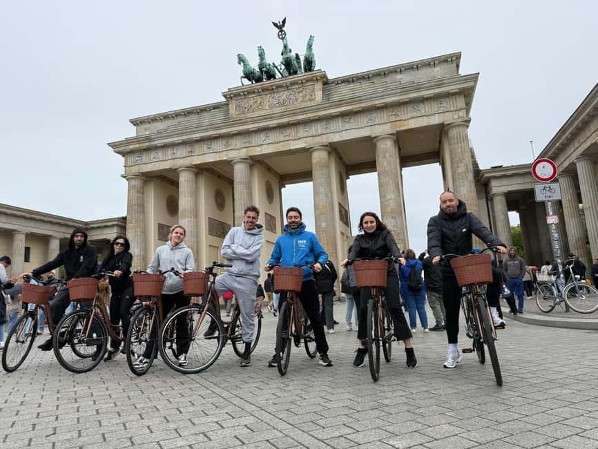 Berlin: 3-hour bike tour - A journey through time in the capital - Brandenburg Gate, Berlin’s essential photo stop