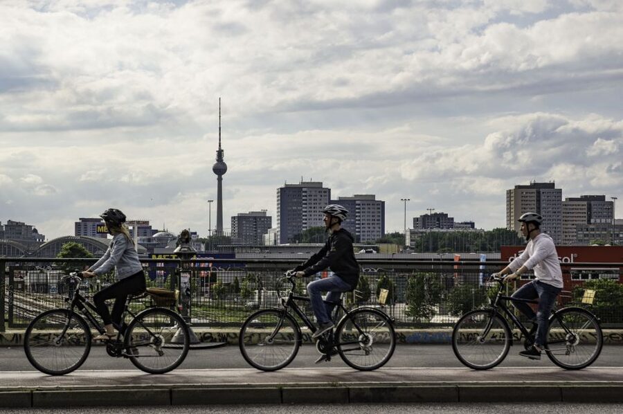 Berlin: 48-Hour or 72-Hour Bike Rental - Pickup, deposit, and returning the bike