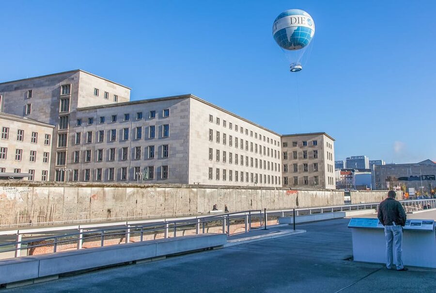 Berlin City Bike Tour with Beer Garden Stop - The guides make or break the historical story