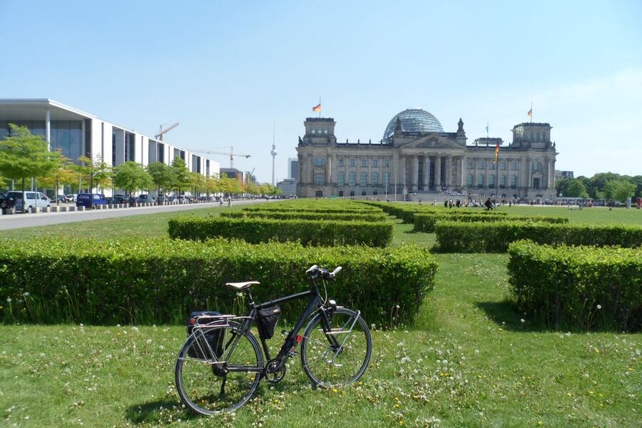 Berlin: E-Bike Tour of the Berlin Wall and Mitte Highlights - Why an e-bike is a smart way to see Berlin