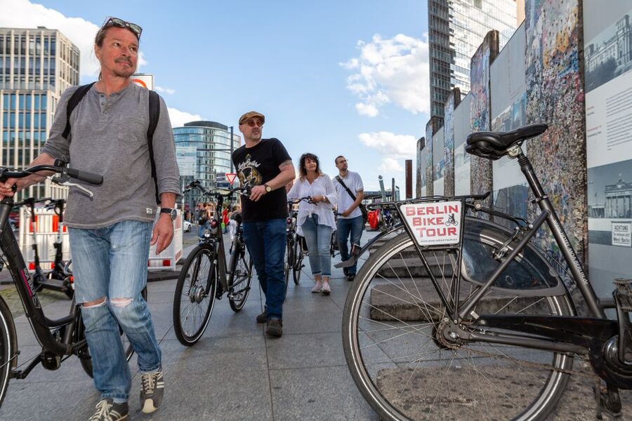 Berlin: E-Bike Tour of the Berlin Wall and Mitte Highlights - Gendarmenmarkt, Bebelplatz, and Unter den Linden
