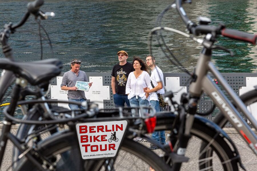 Berlin: E-Bike Tour of the Berlin Wall and Mitte Highlights - Alexanderplatz and Berlin’s modern face