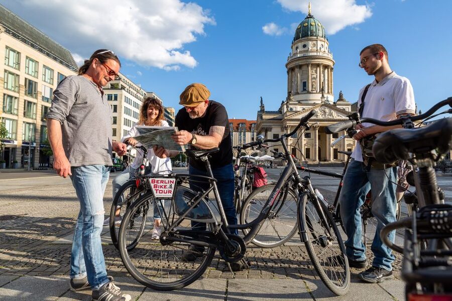 Berlin: E-Bike Tour of the Berlin Wall and Mitte Highlights - Bornholmer Strasse and the night the Wall opened