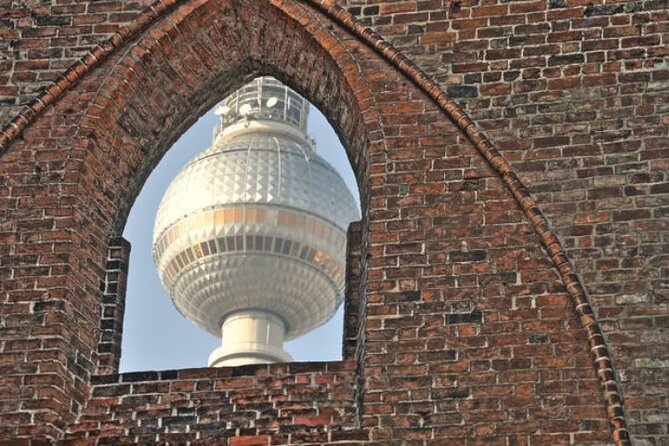 Berlin: Experience the Alternative Kreuzberg on a Bike Tour - Berghain, the East Side Gallery, and RAW-Gelände