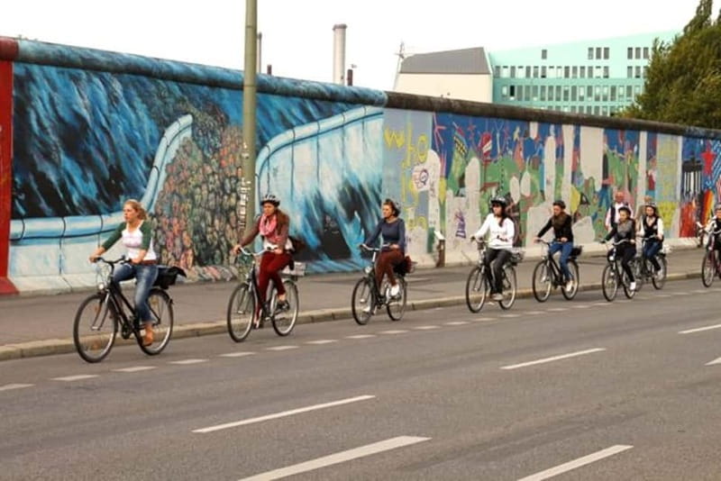 Berlin: Experience the Alternative Kreuzberg on a Bike Tour - Kottbusser Tor through Künstlerhaus Bethanien