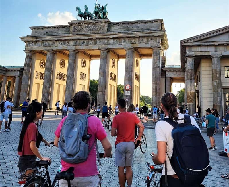 Berlin: From East to West & Wall Tour by Bike with a Guide - Why this bike tour gives you a useful first look at Berlin