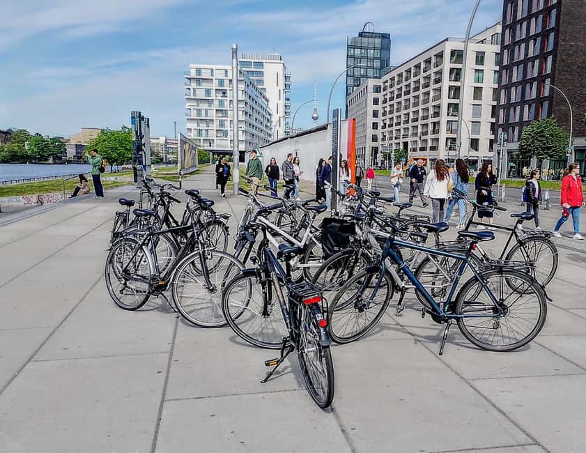 Berlin: From East to West & Wall Tour by Bike with a Guide - Berlin Palace, Museum Island, and Unter den Linden