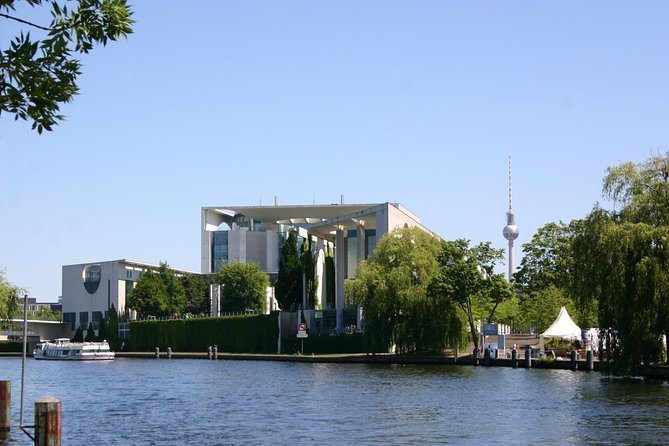 Berlin: Guided Bike Tour to Explore the Highlights - Nikolaiviertel, the TV Tower, and Hackescher Markt