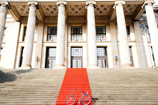Berlin: Guided Bike Tour to Explore the Highlights - Finding Free Berlin in Nikolaiviertel