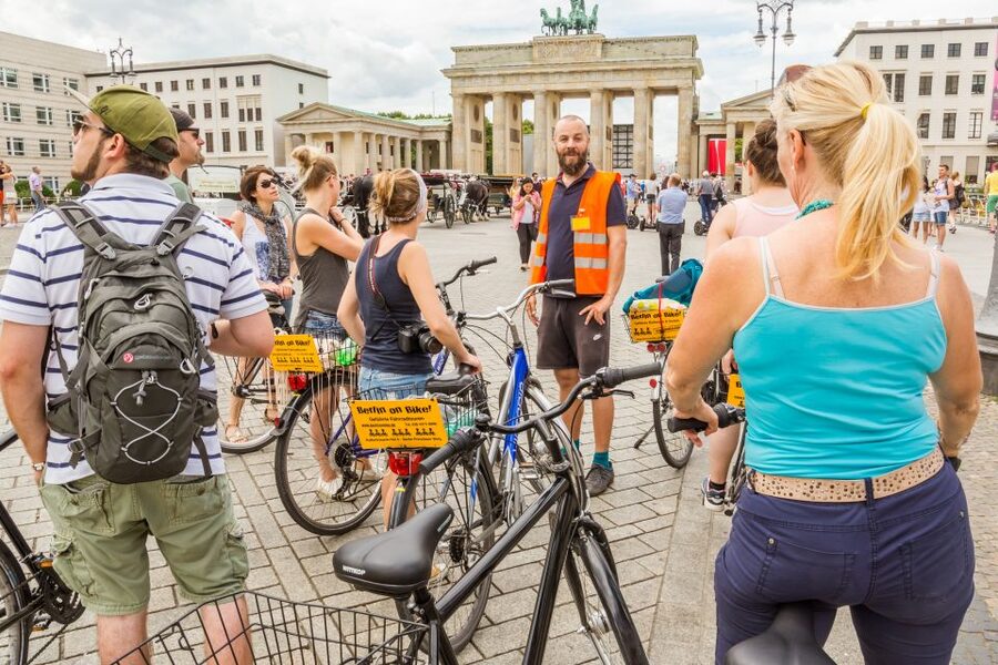 Berlin: Sights and Highlights Bike Tour with a Local Guide - Key points before you book