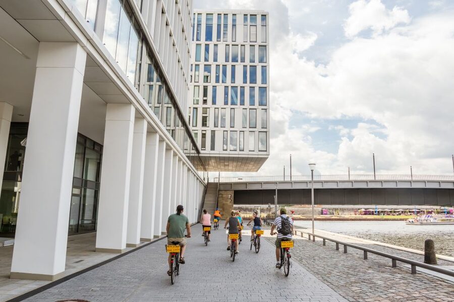 Berlin: Sights and Highlights Bike Tour with a Local Guide - Gendarmenmarkt and Museum Island