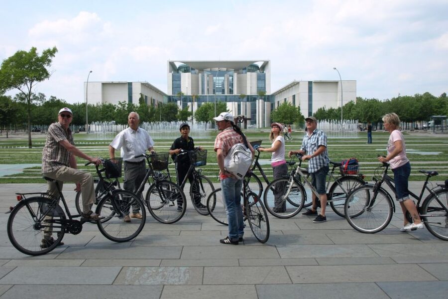 Berlin: Small Group Bike Tour Through City Center - Charité and Hauptbahnhof show modern Berlin