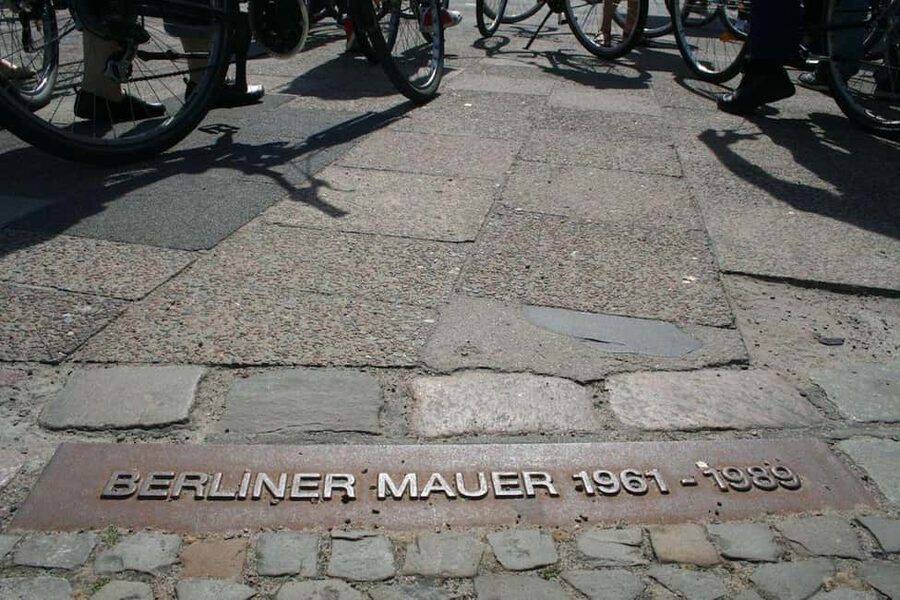 Berlin: The Wall and Third Reich Guided Bike Tour - A surviving Wall section and the Günter Litfin Memorial
