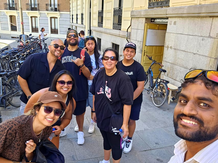 Best of Madrid: 3-Hour Guided Bike Tour in Small Groups - Retiro Park gives you room to settle in